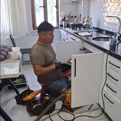 Mutfak Lavabo altı pimaş borulardan su gelmesi