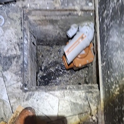 Kocaeli İzmit Devlet Hastanesi Yanındaki Binanın Rögar Tıkanıklığı Sorunu Çözüldü